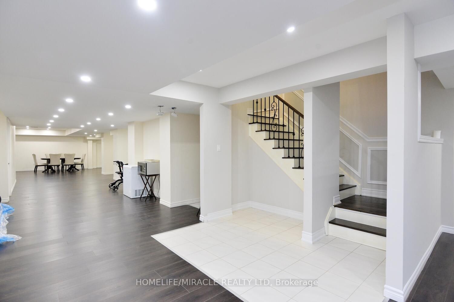 45 Larkin Ave