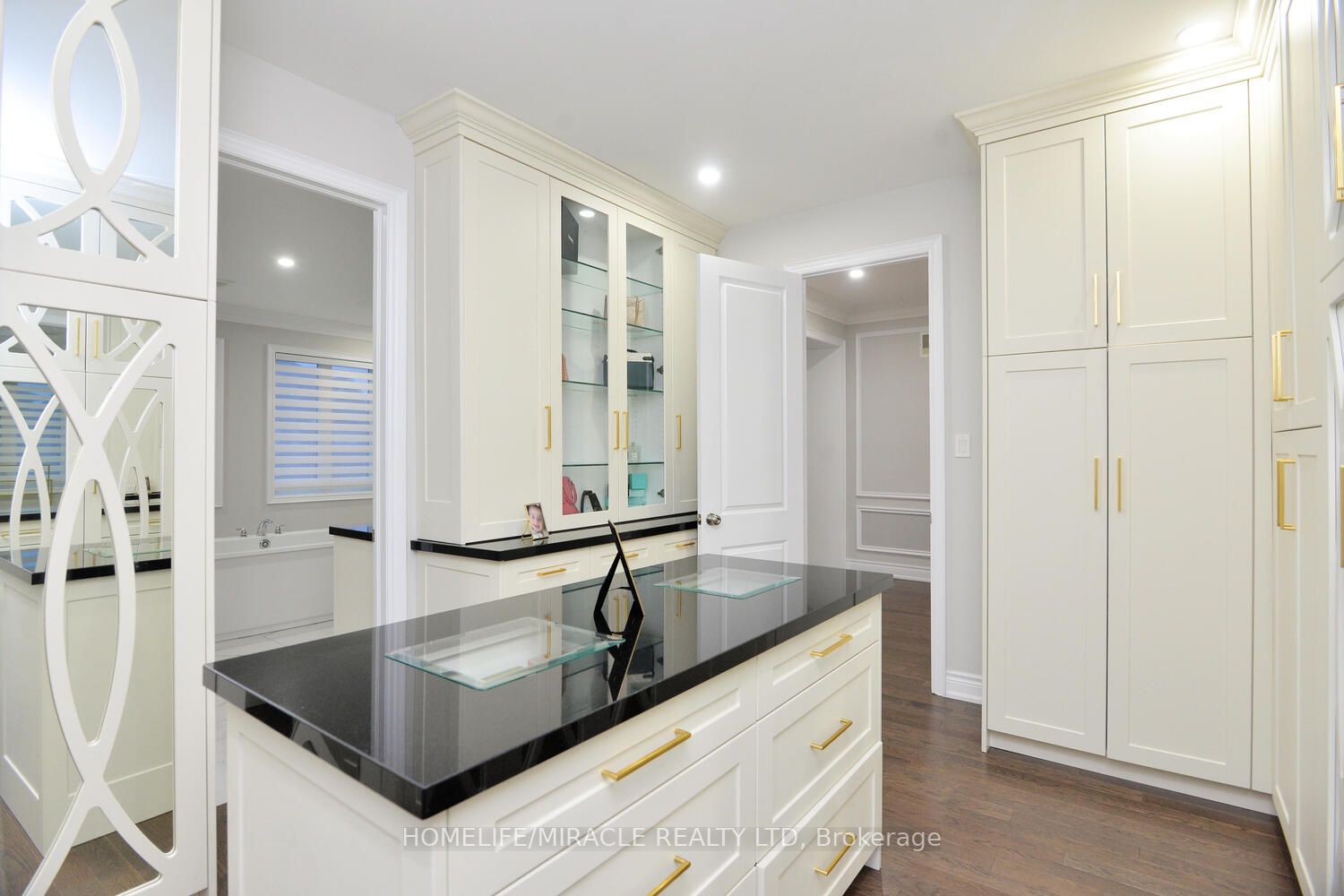 45 Larkin Ave