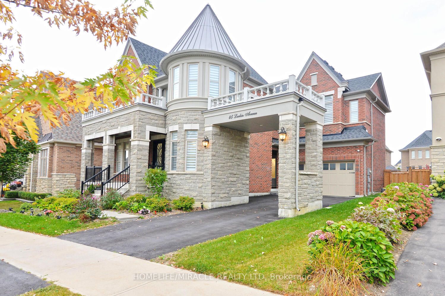 45 Larkin Ave