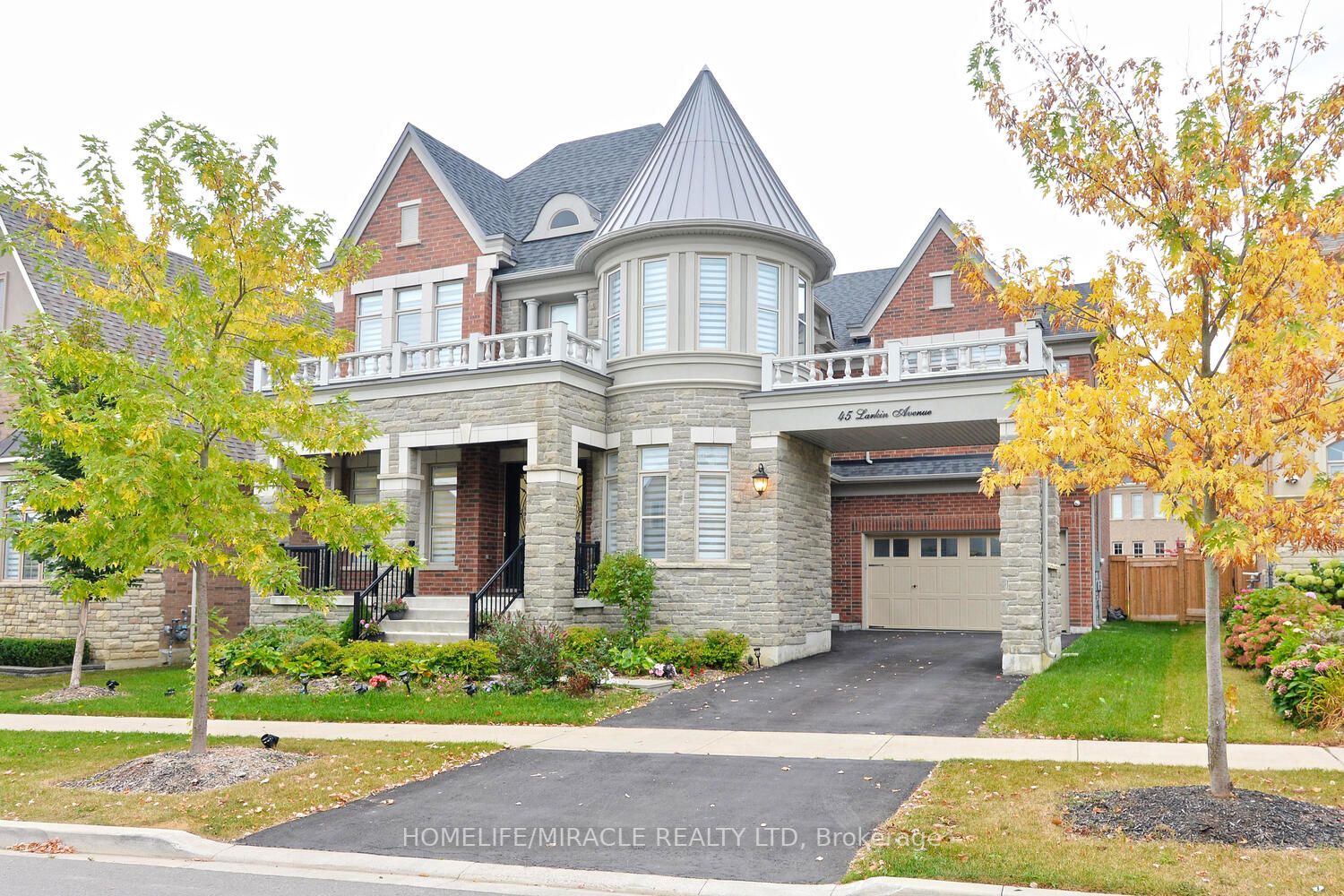 45 Larkin Ave