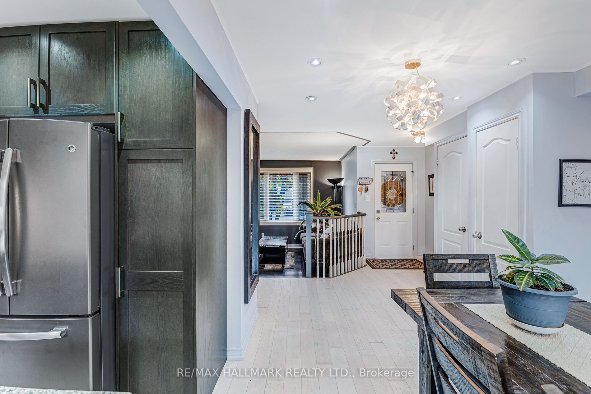242 Collings Ave