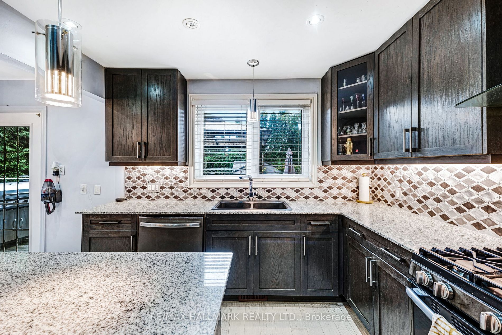 242 Collings Ave