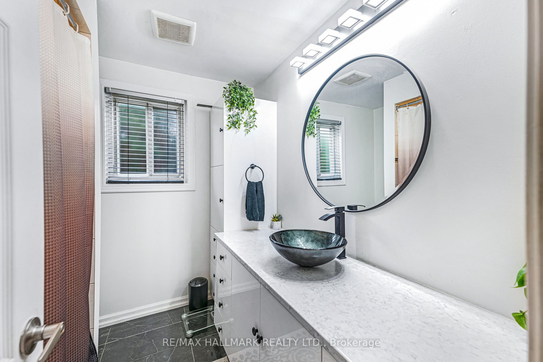 242 Collings Ave