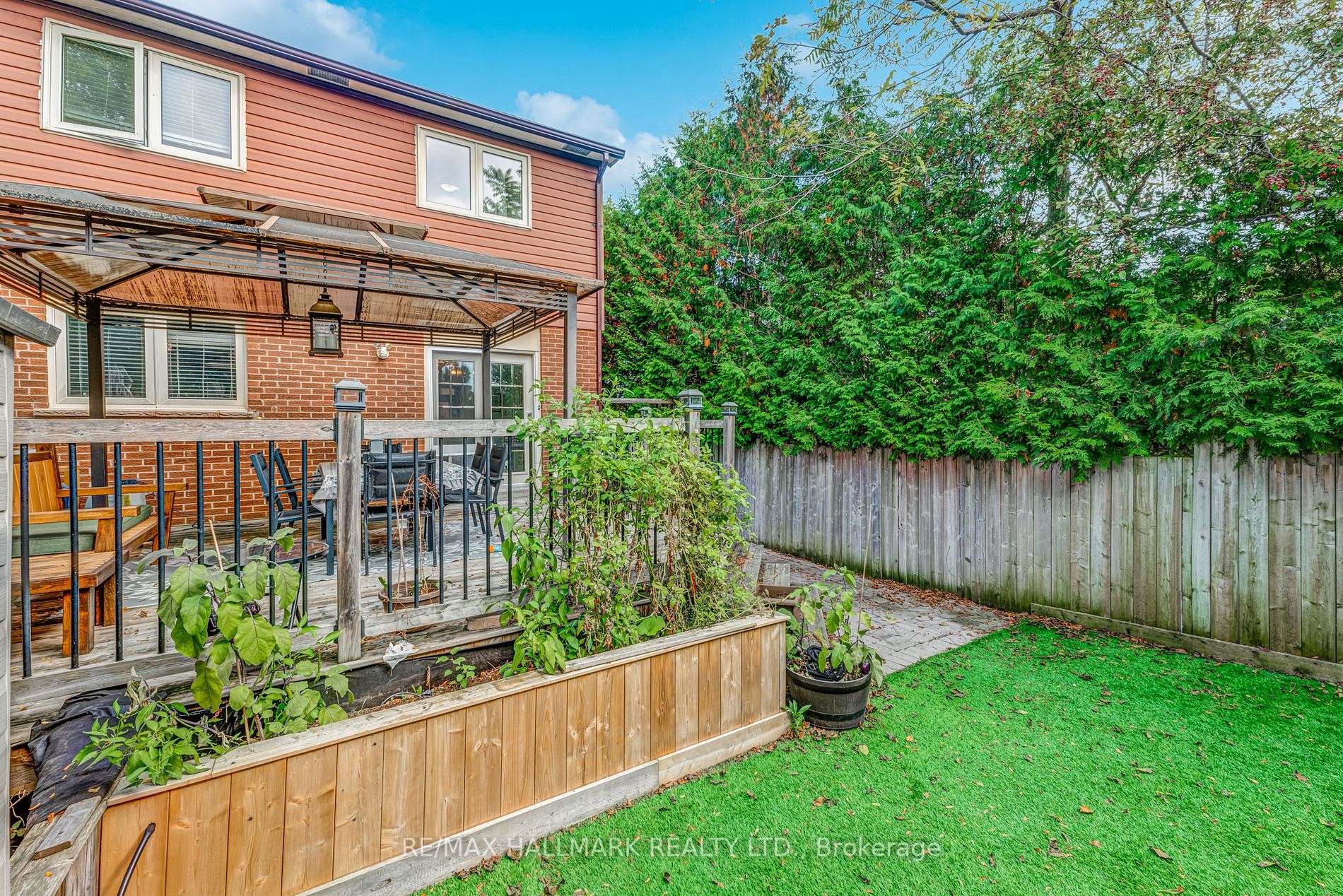 242 Collings Ave