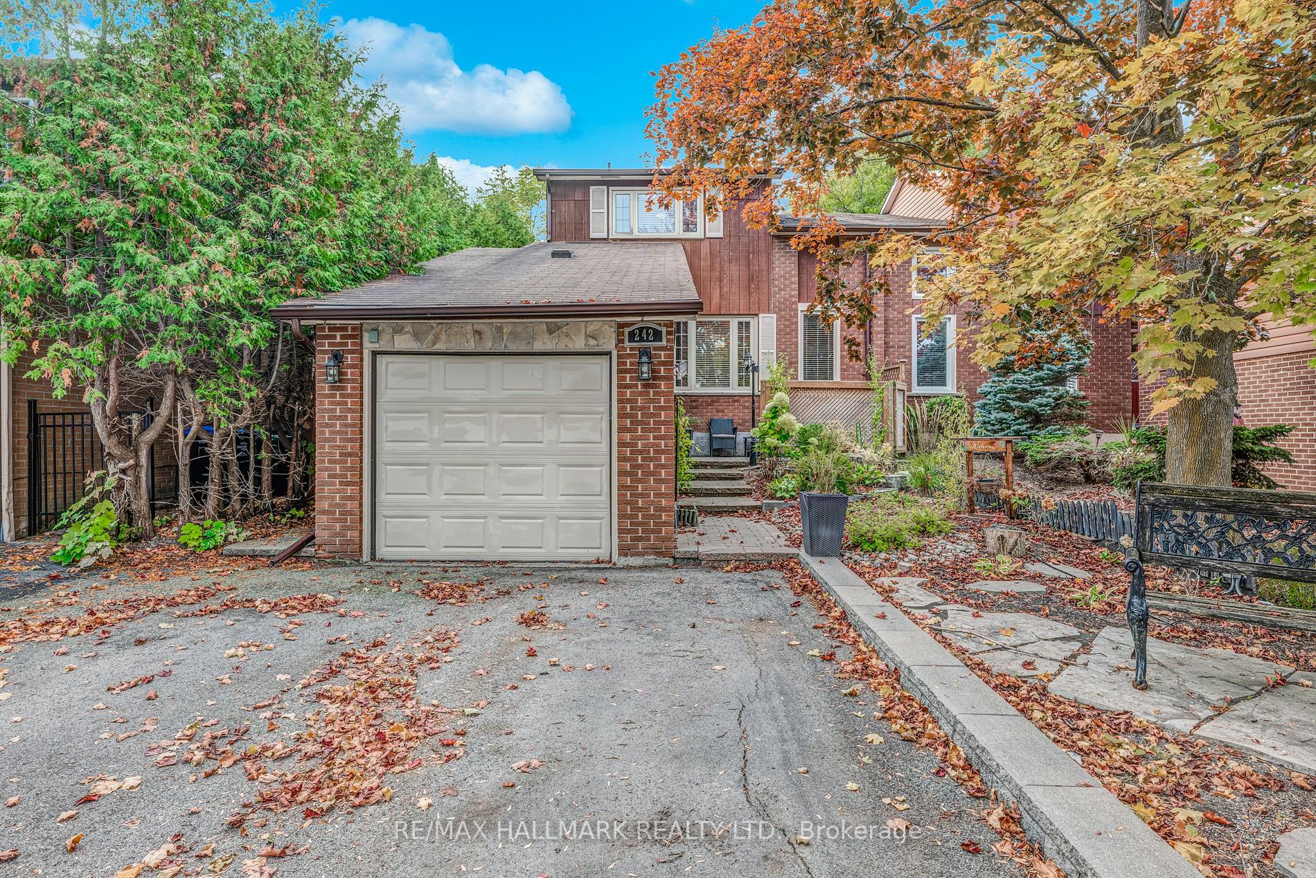 242 Collings Ave