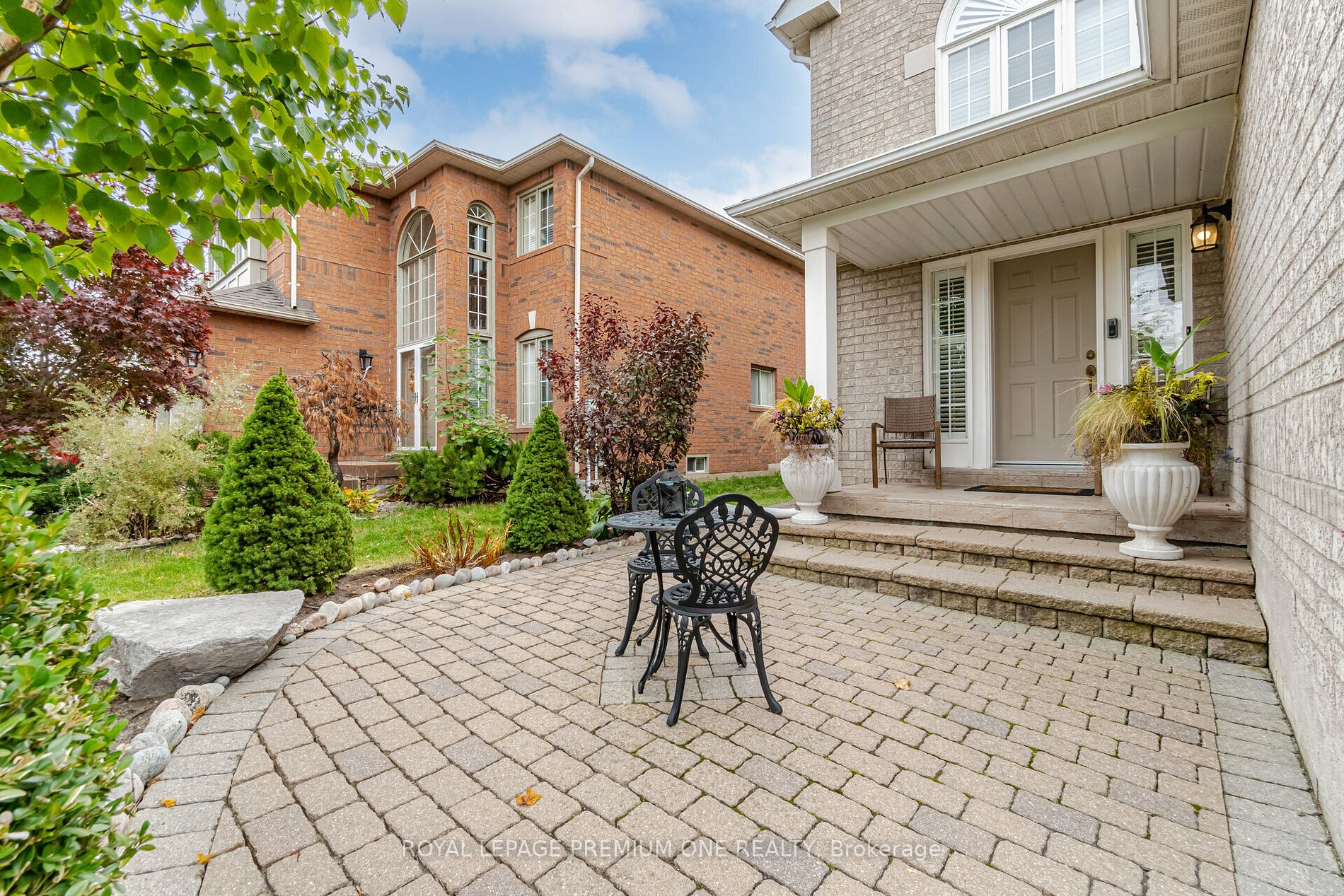 49 Pine Hollow Cres