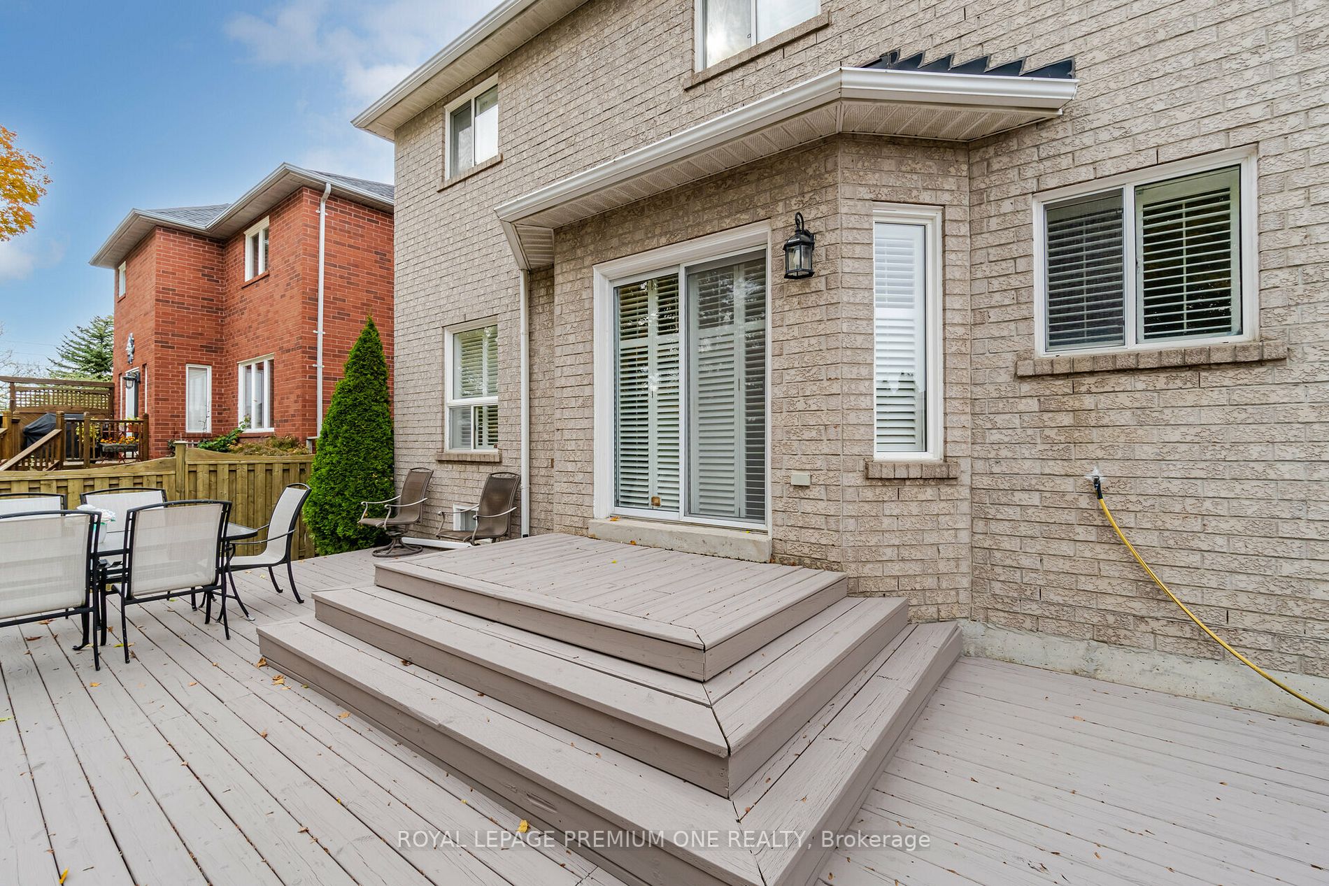 49 Pine Hollow Cres