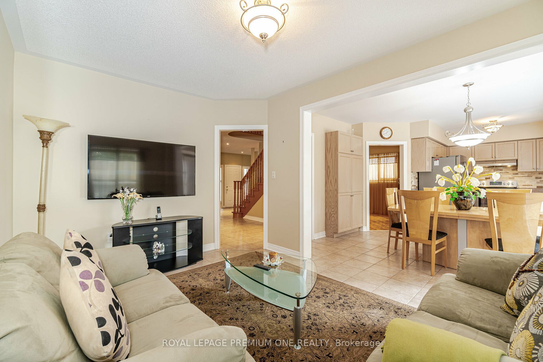 49 Pine Hollow Cres