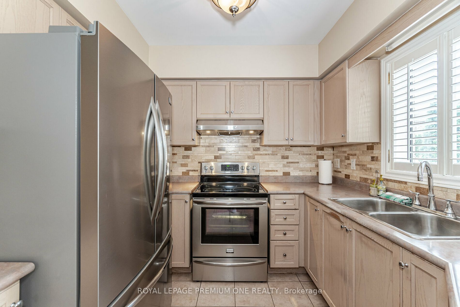 49 Pine Hollow Cres