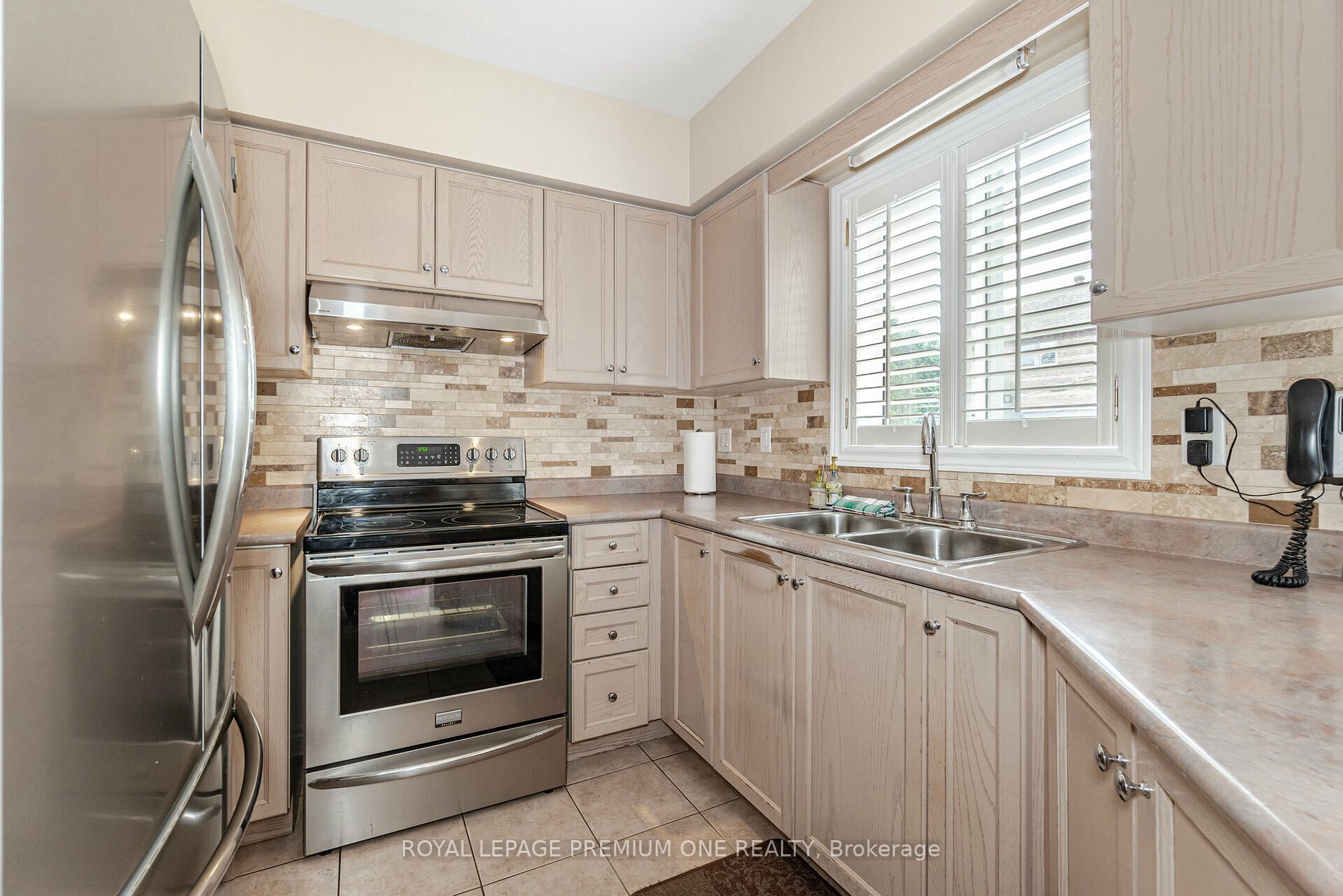 49 Pine Hollow Cres