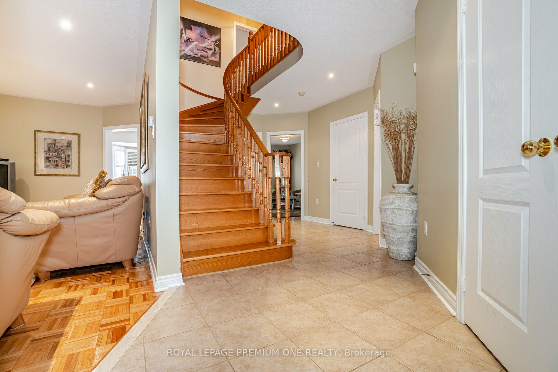49 Pine Hollow Cres
