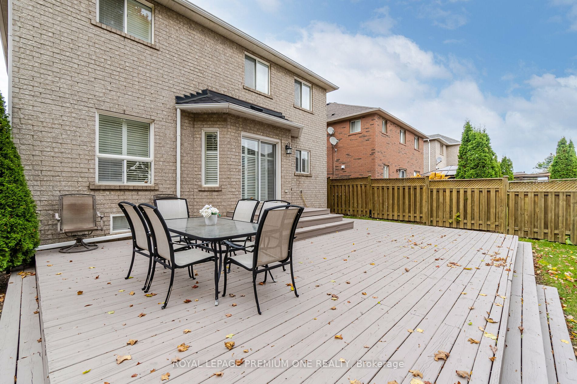 49 Pine Hollow Cres