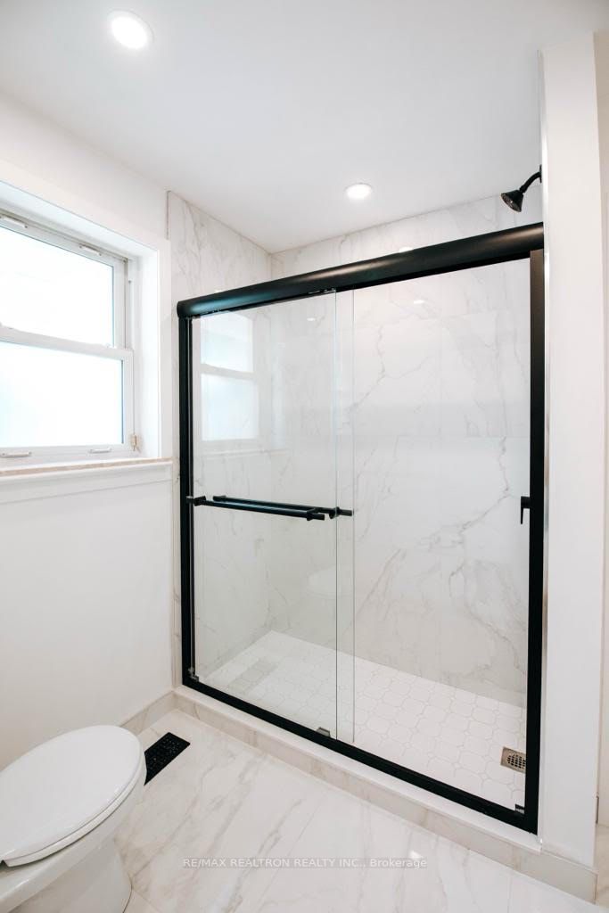31 Goodman Cres