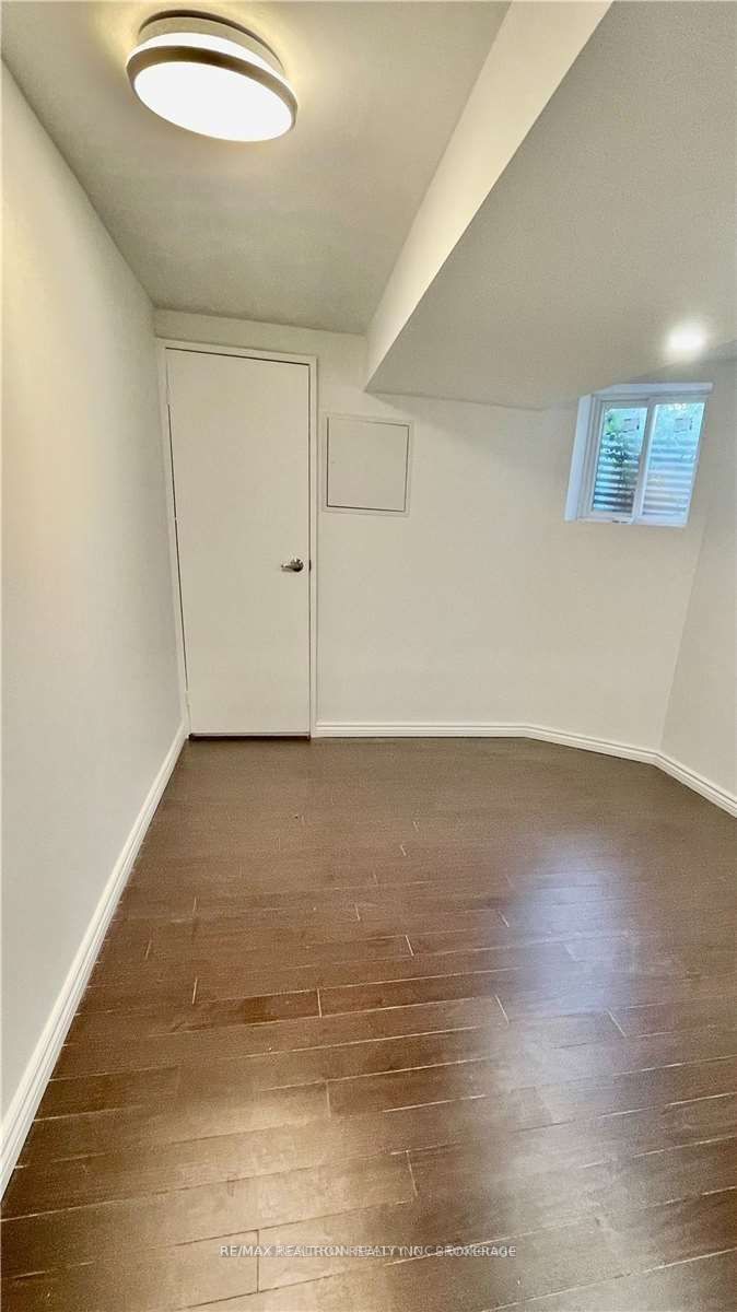 7 Mountcharles Cres