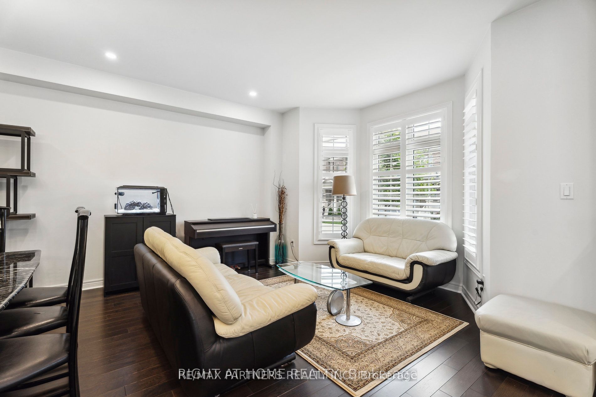 2 Portia St