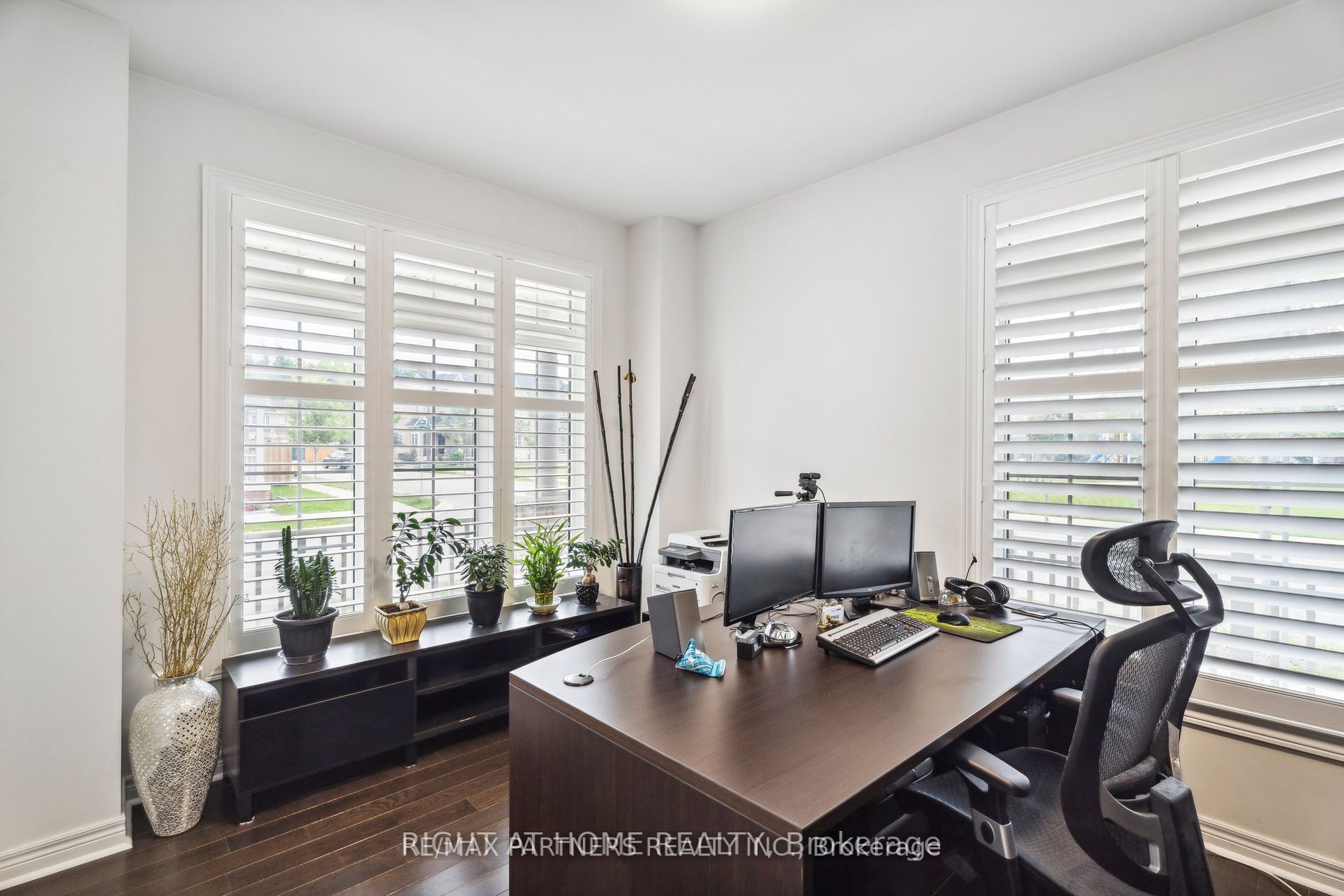 2 Portia St