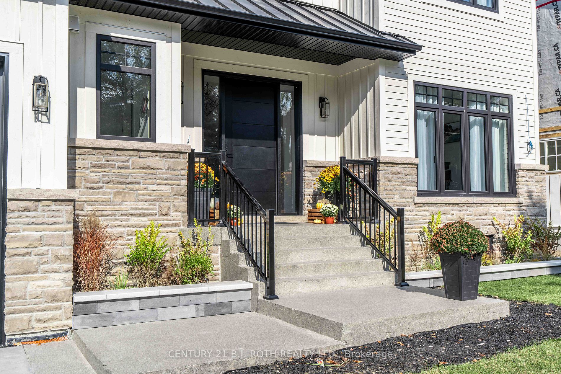 14 Selby St