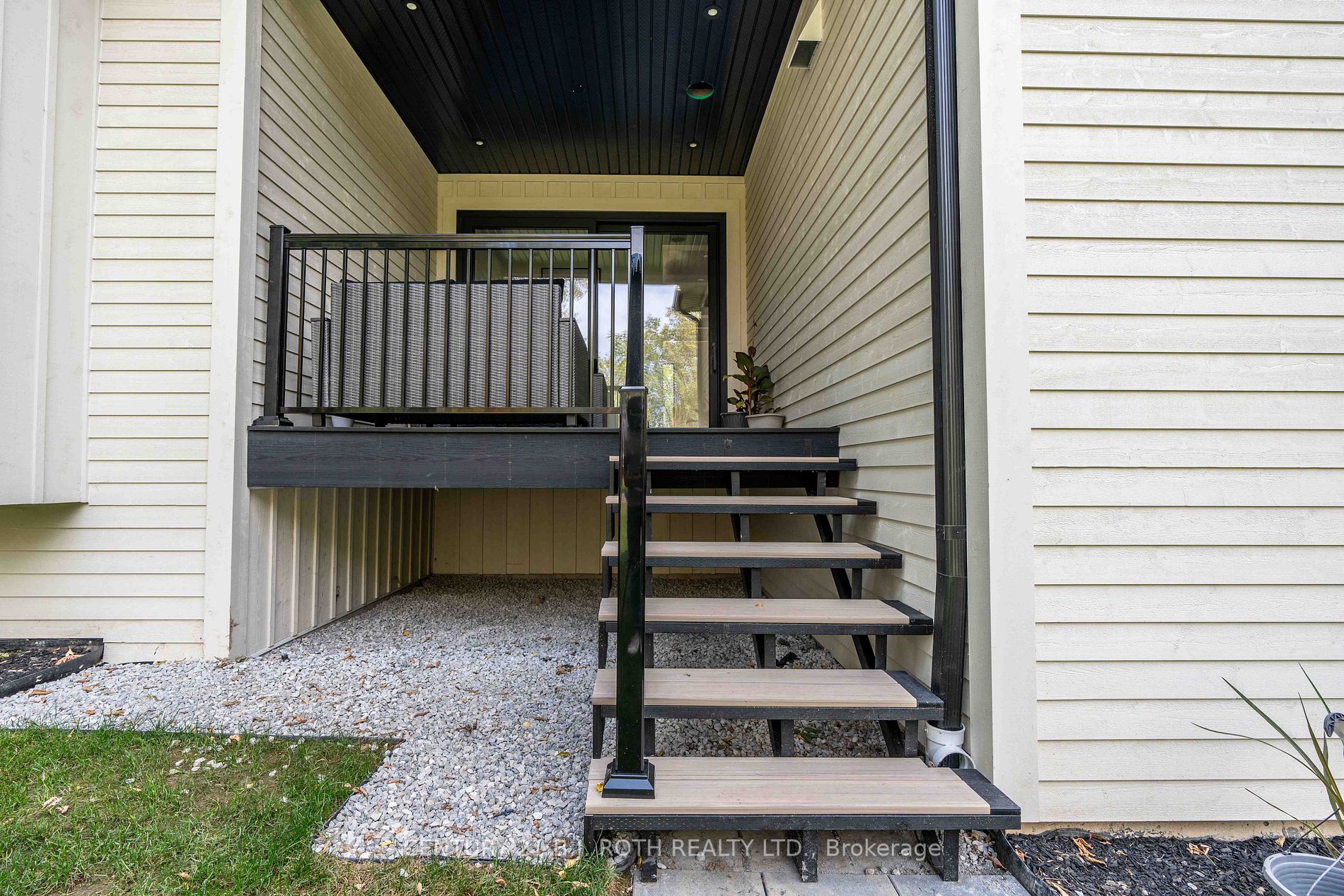 14 Selby St