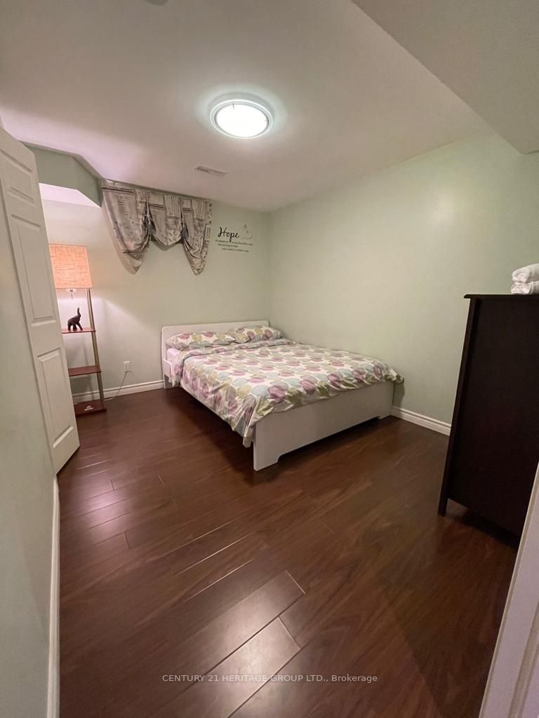 6 Pepperberry Rd