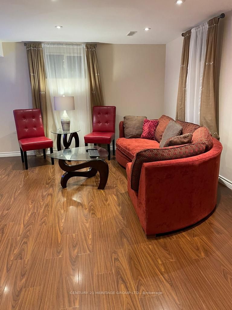 6 Pepperberry Rd