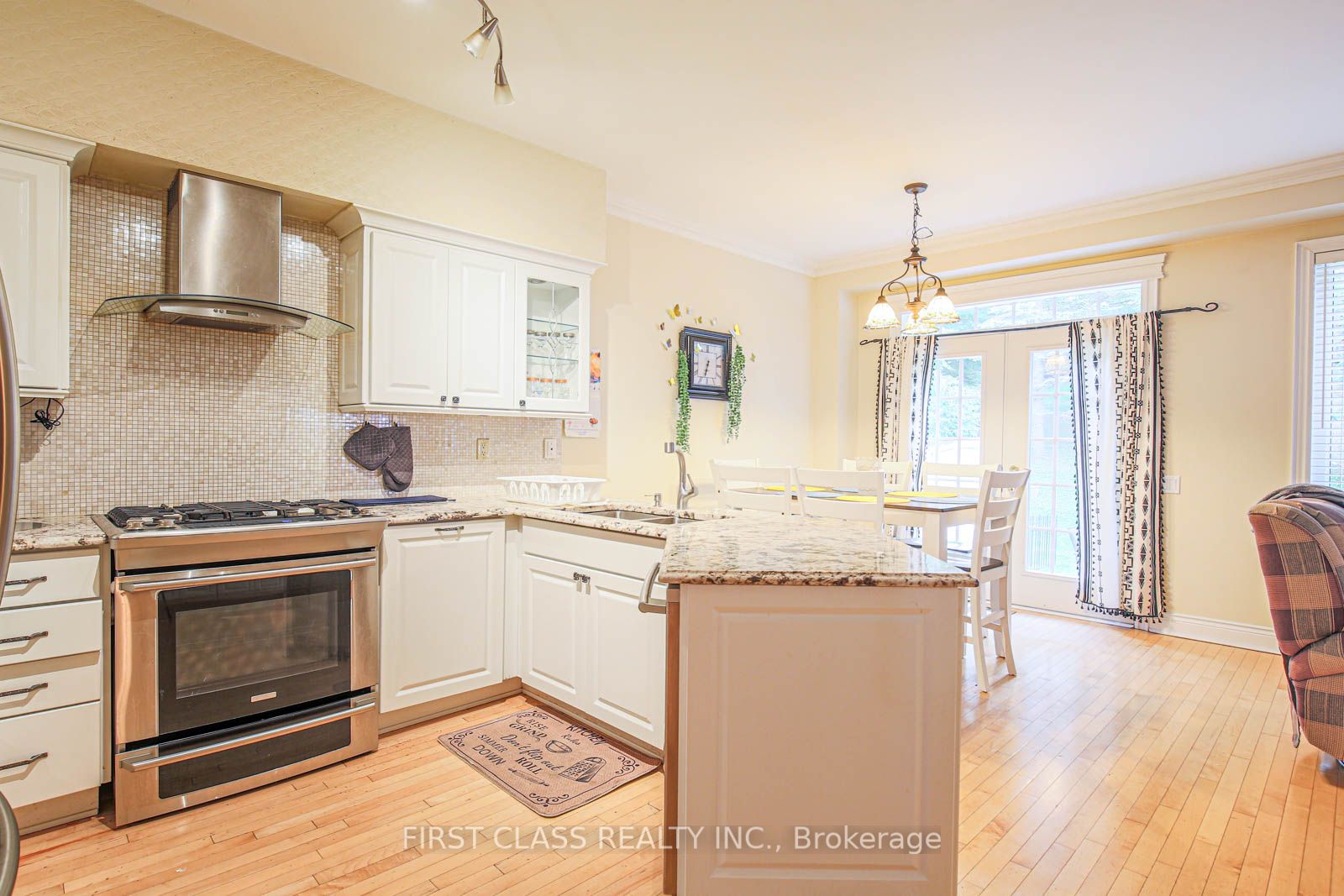 96 Westbury Crt