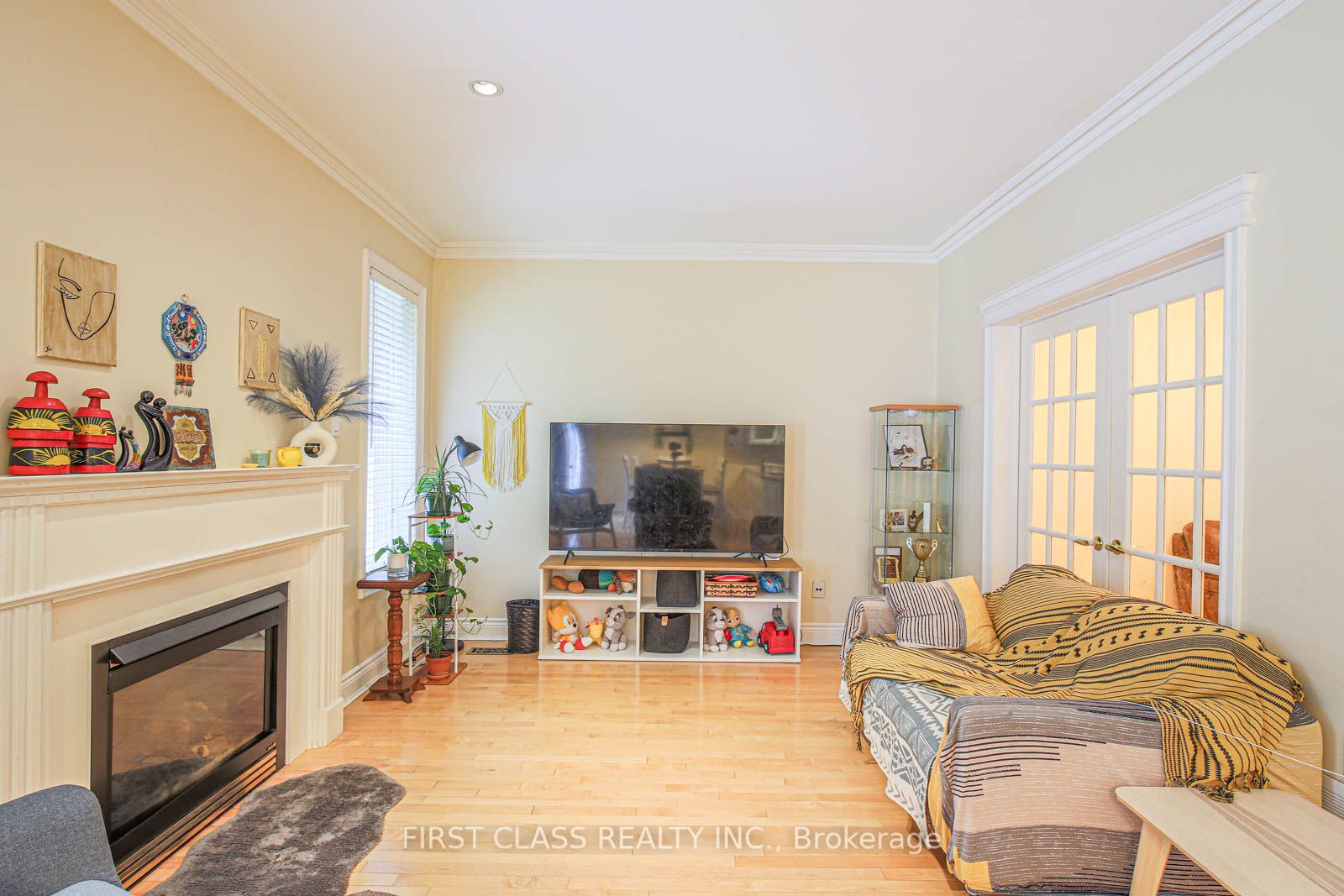 96 Westbury Crt