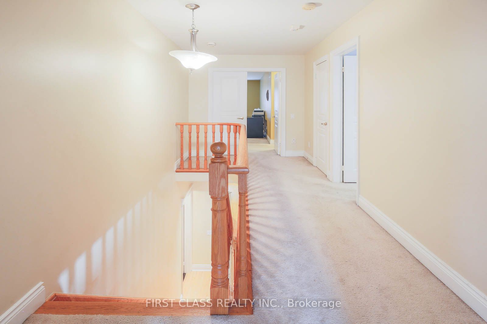 96 Westbury Crt