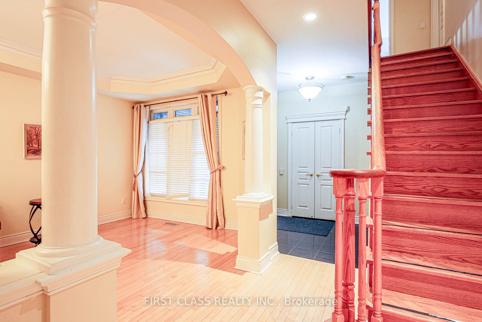 96 Westbury Crt