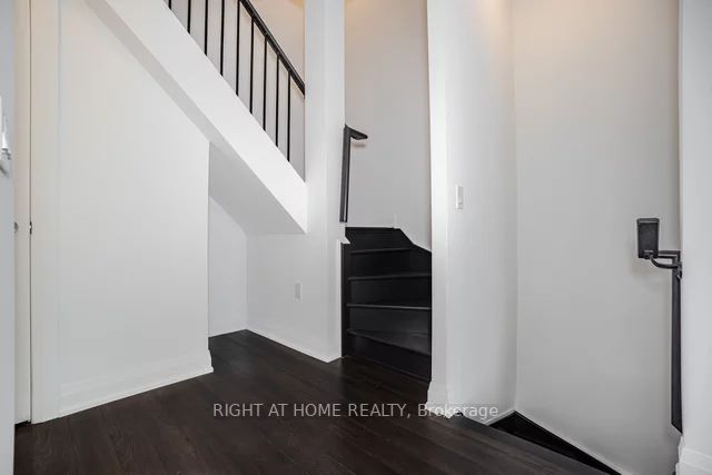 5289 Highway 7, #D1203