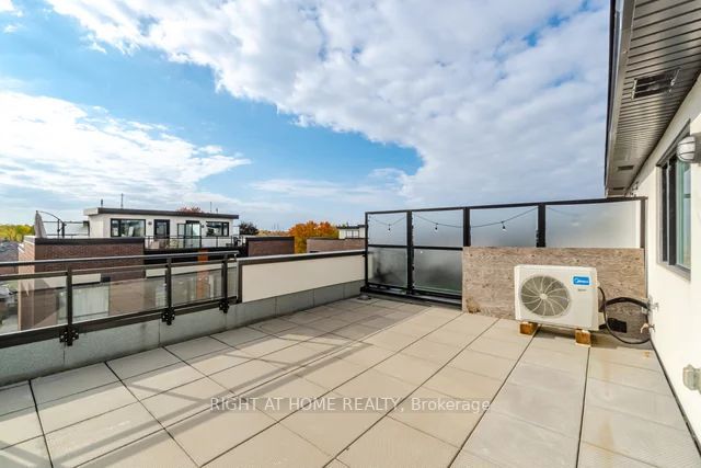 5289 Highway 7, #D1203