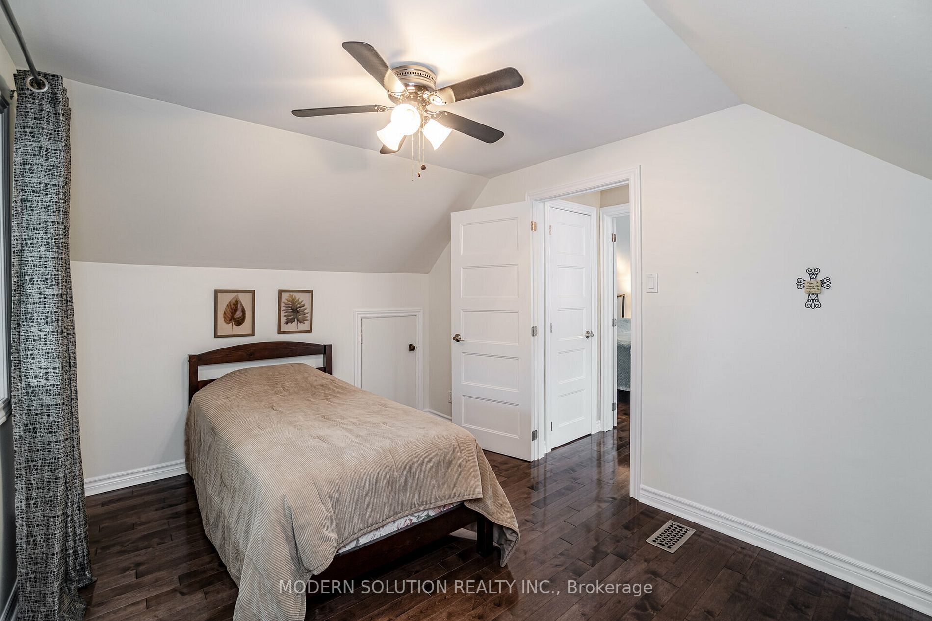 310 Cawthra Blvd