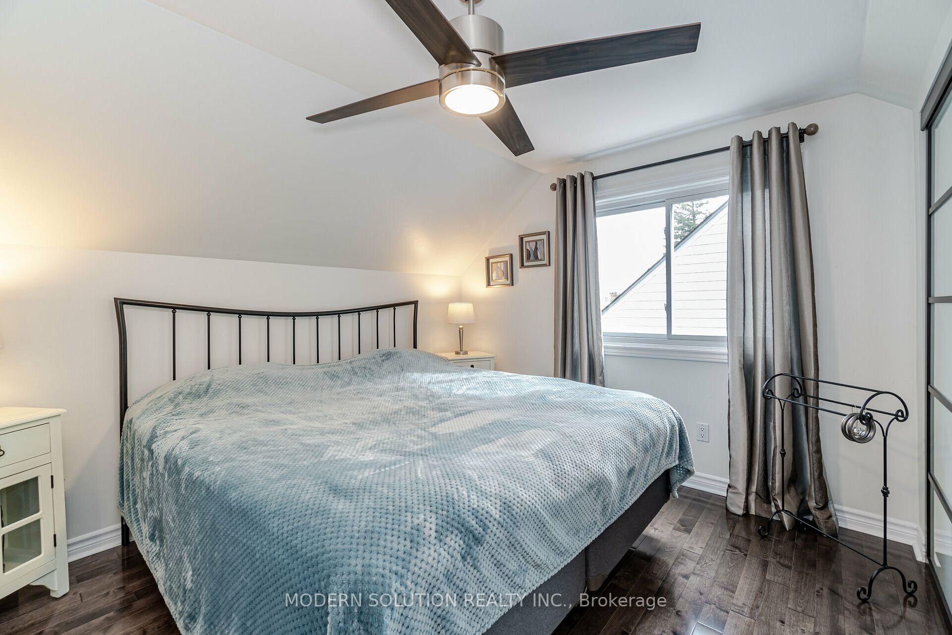 310 Cawthra Blvd