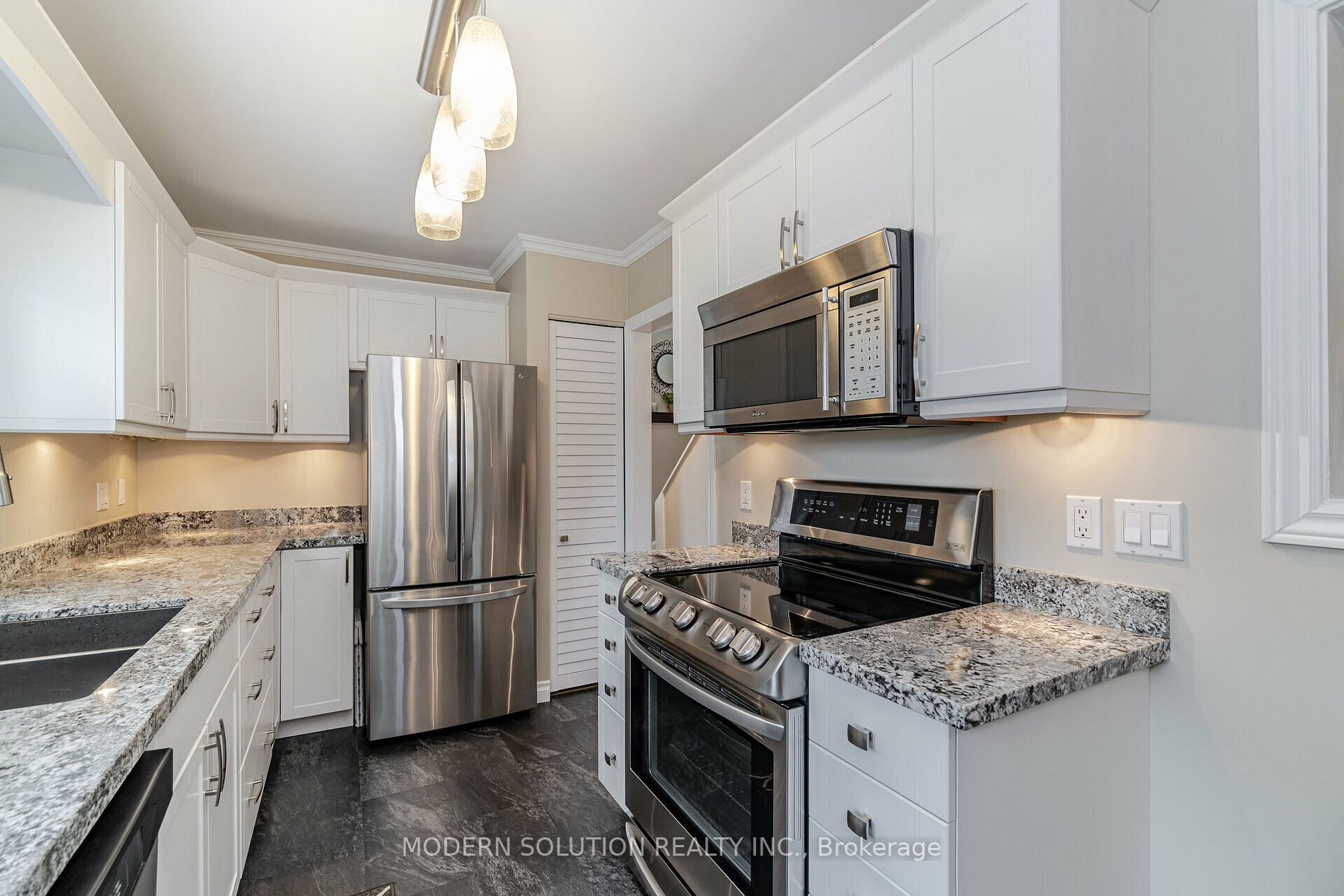 310 Cawthra Blvd