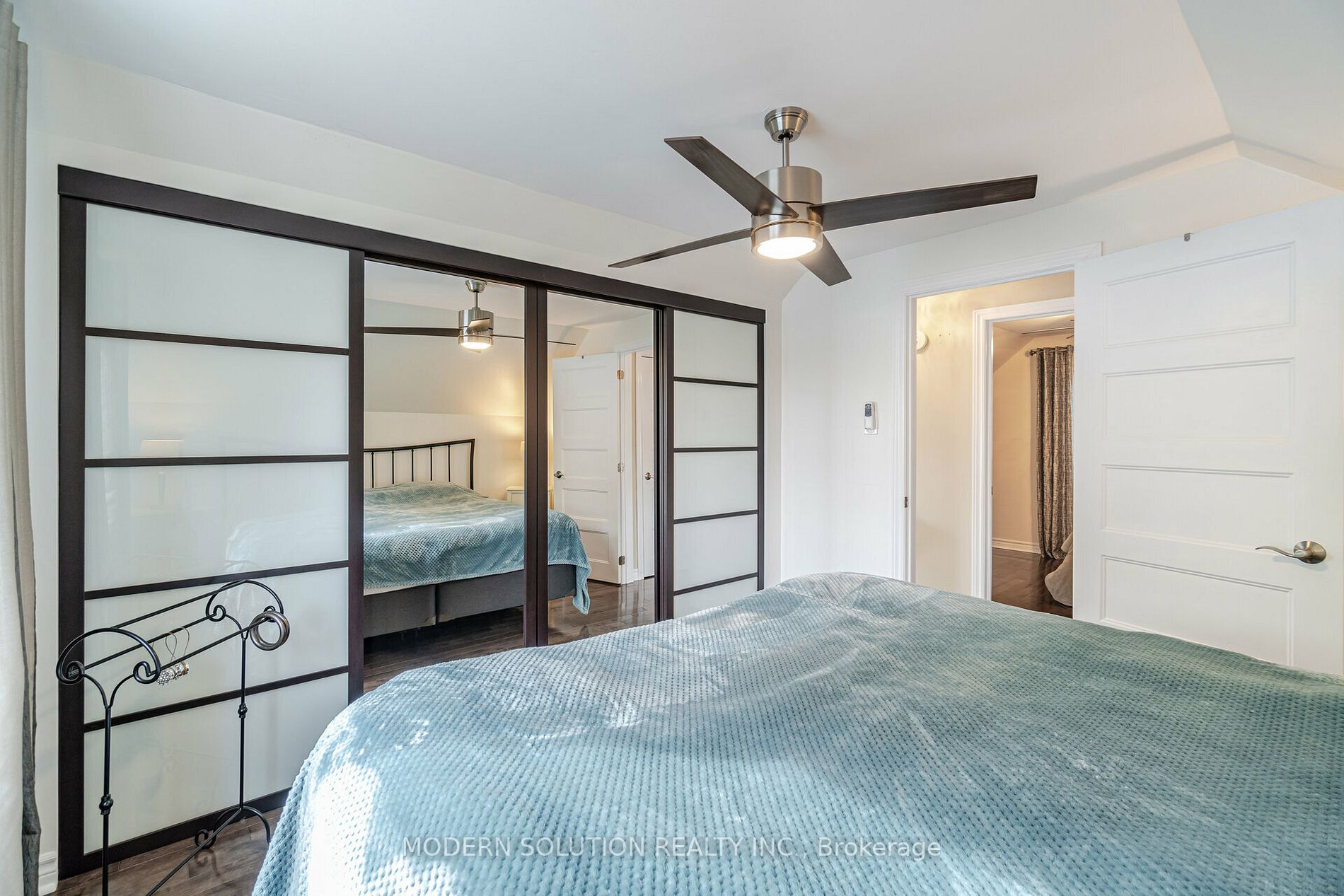 310 Cawthra Blvd