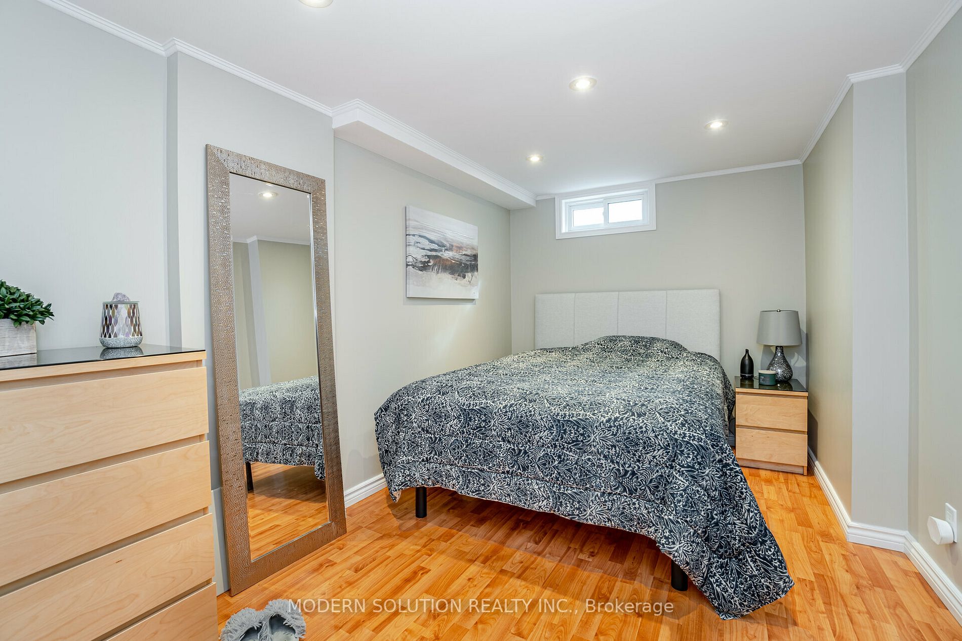 310 Cawthra Blvd