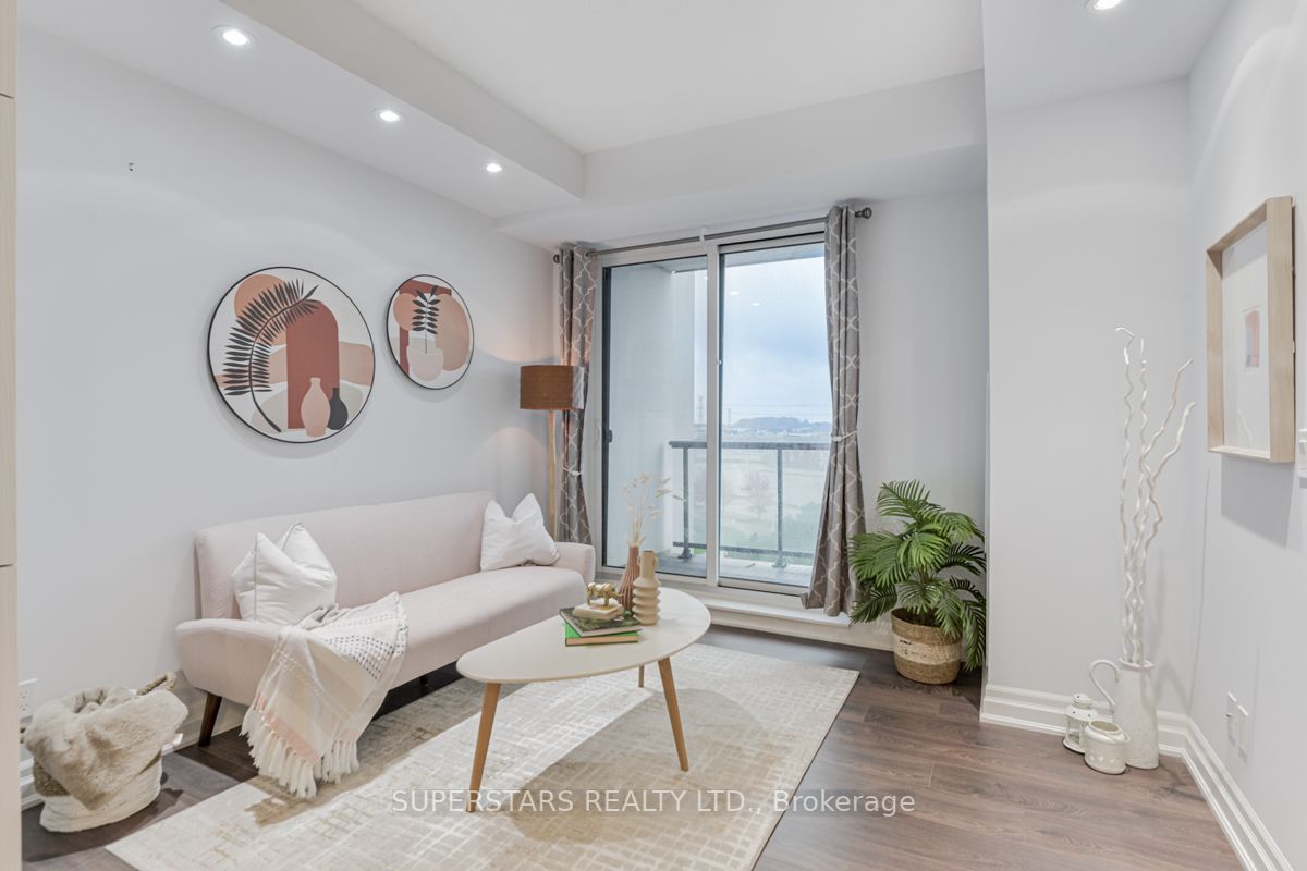 8 Rouge Valley Dr, #808