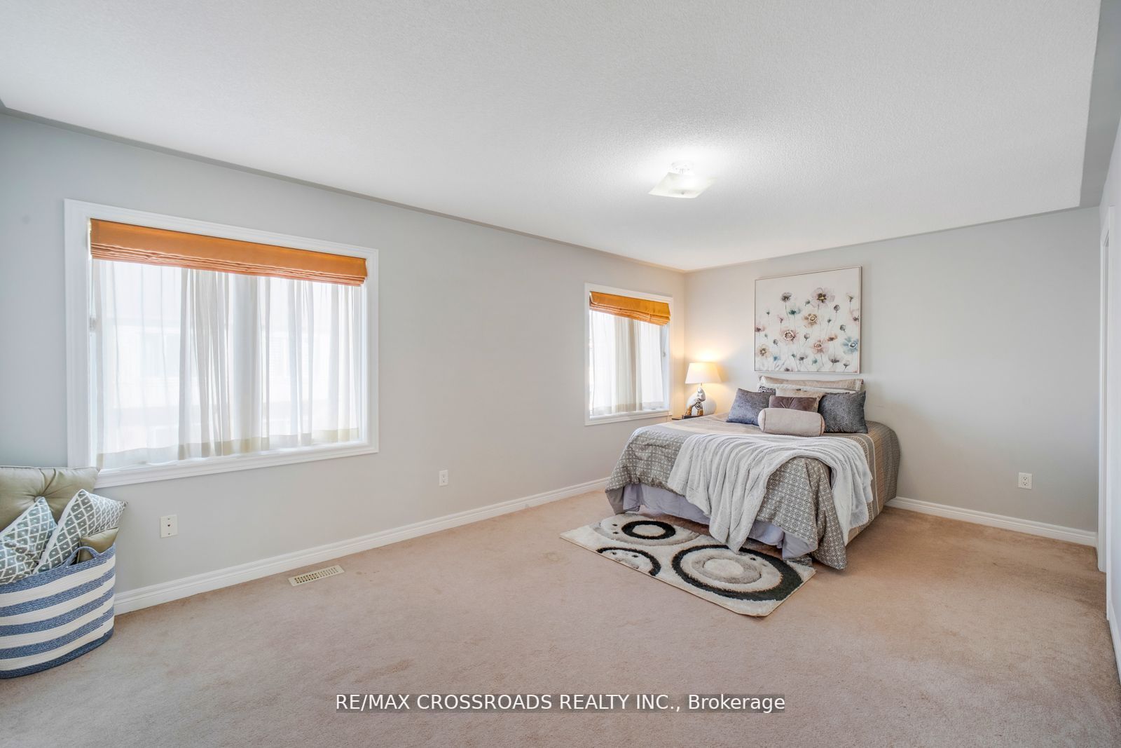 375 Mantle Ave