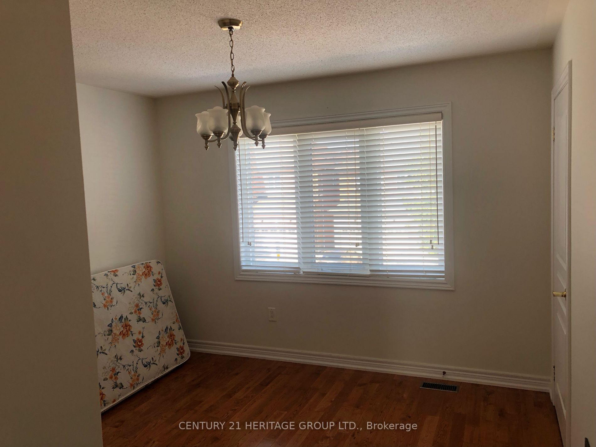 1 Heathfield Avenue