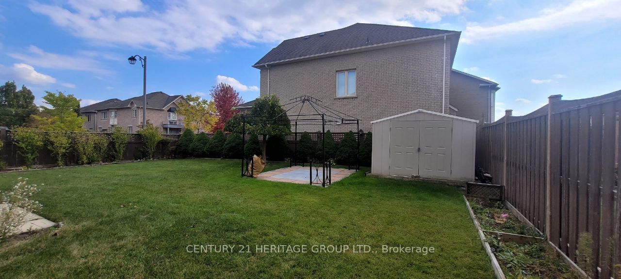1 Heathfield Avenue