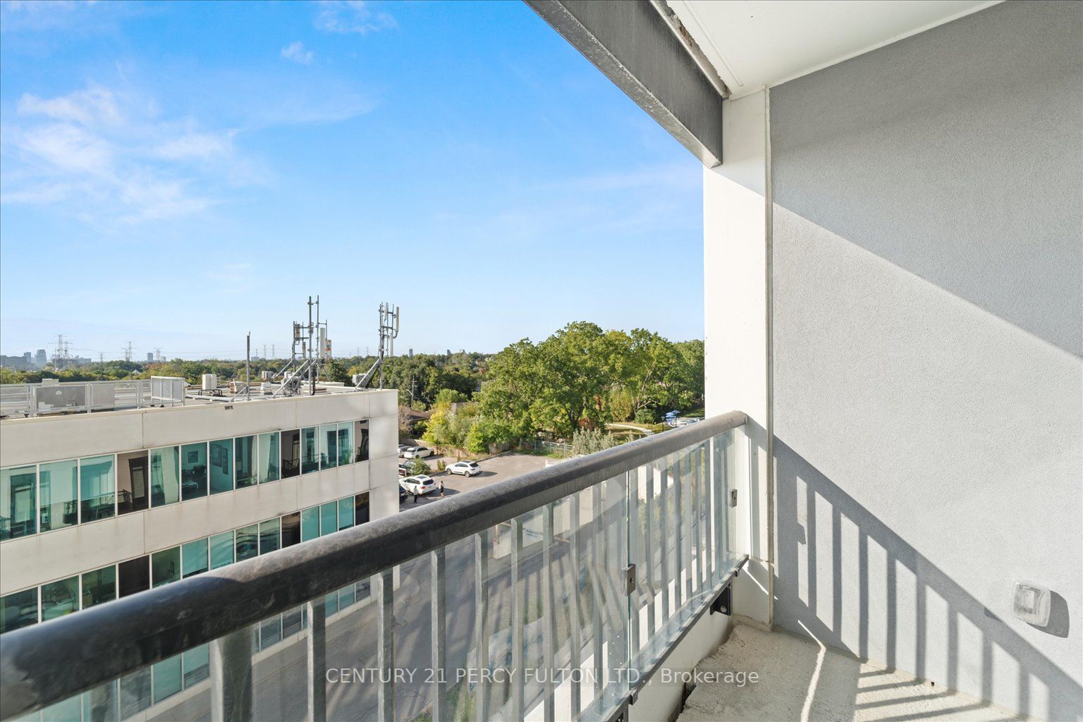 8868 Yonge St, #521E