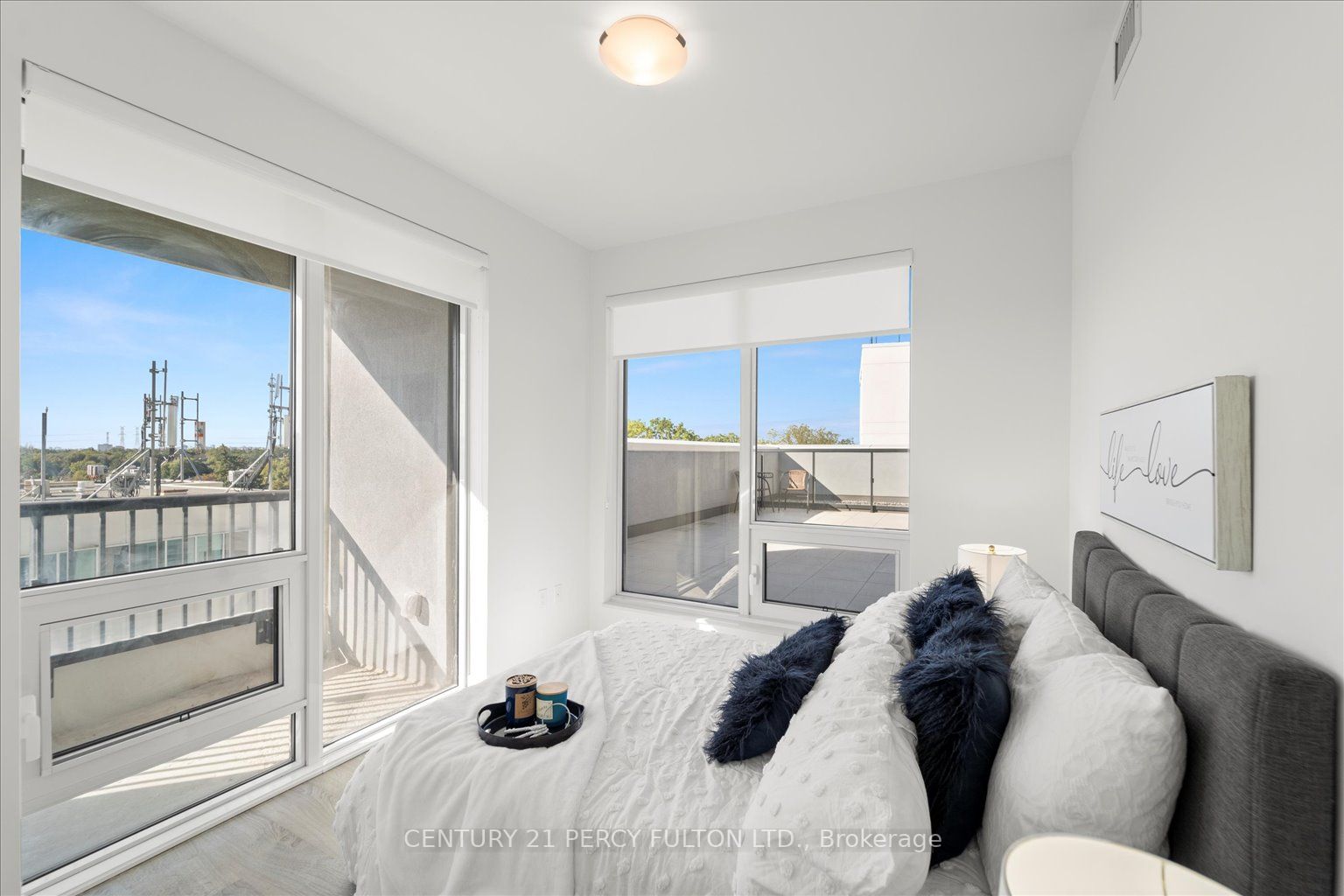 8868 Yonge St, #521E