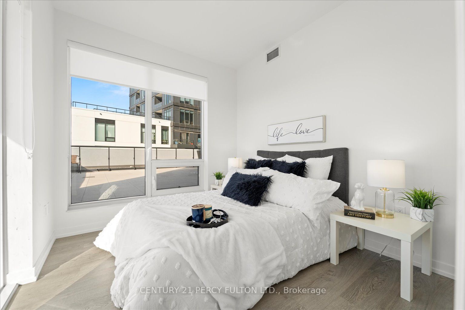 8868 Yonge St, #521E