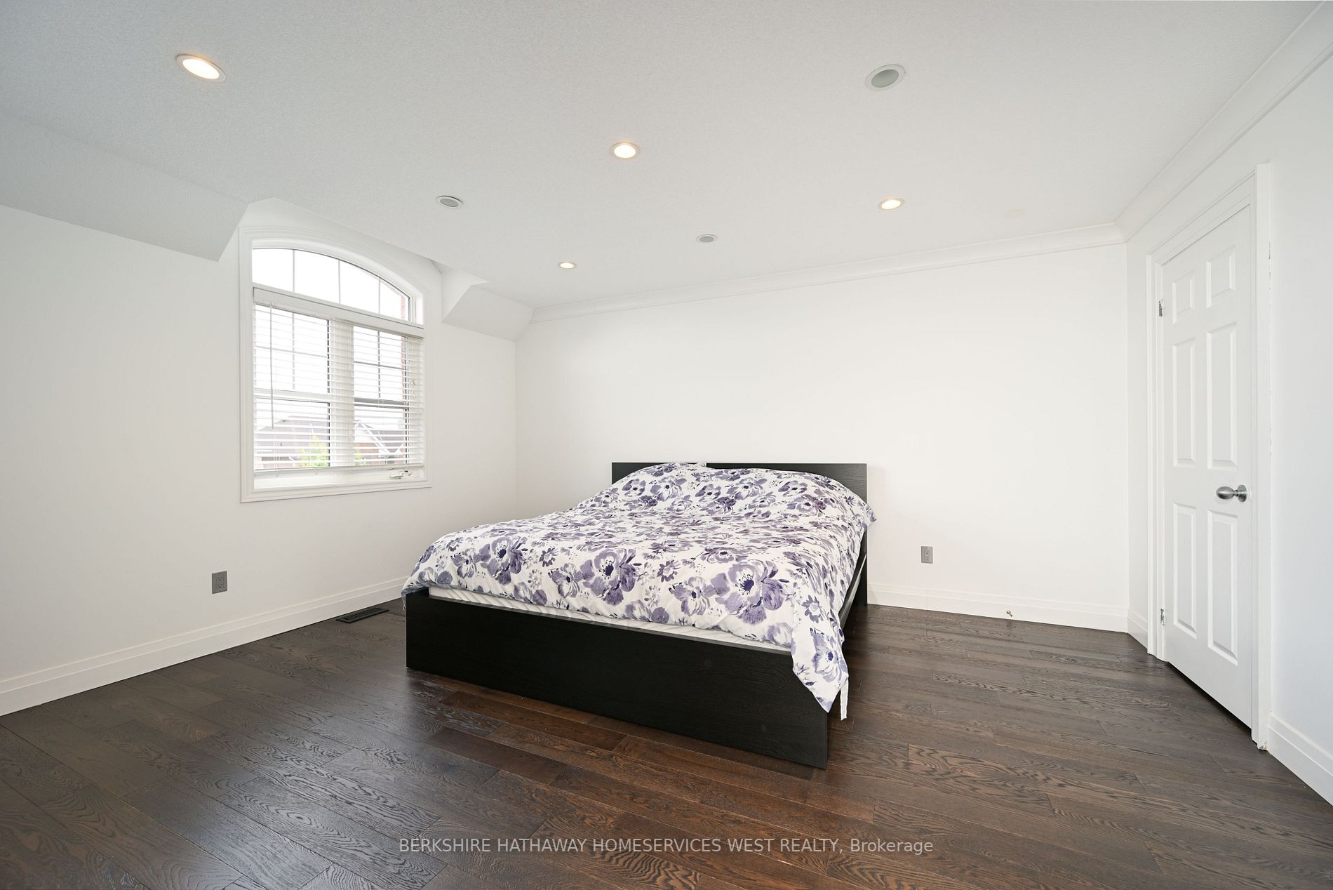 59 Gwillimbury Dr
