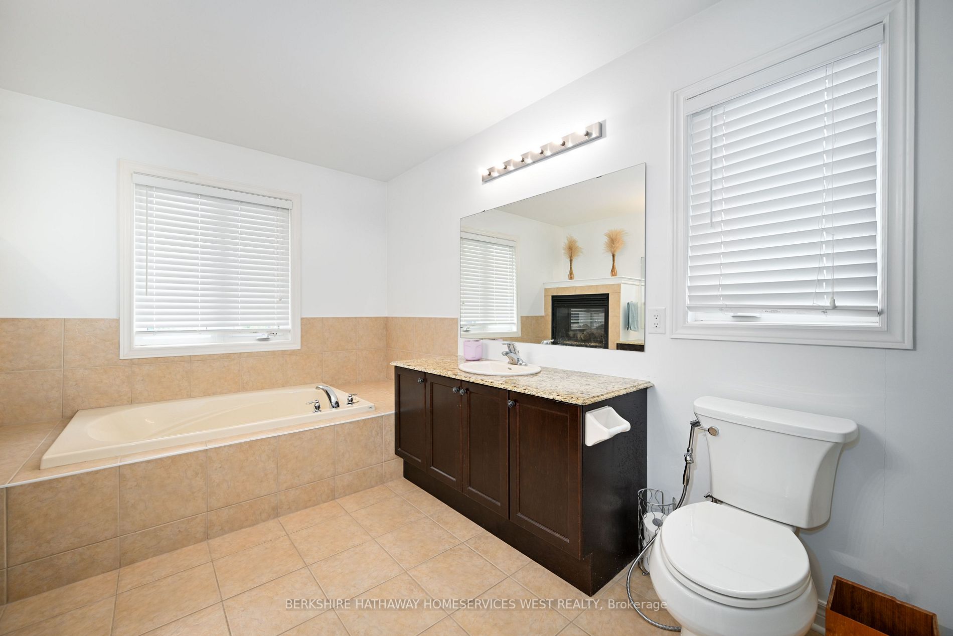 59 Gwillimbury Dr