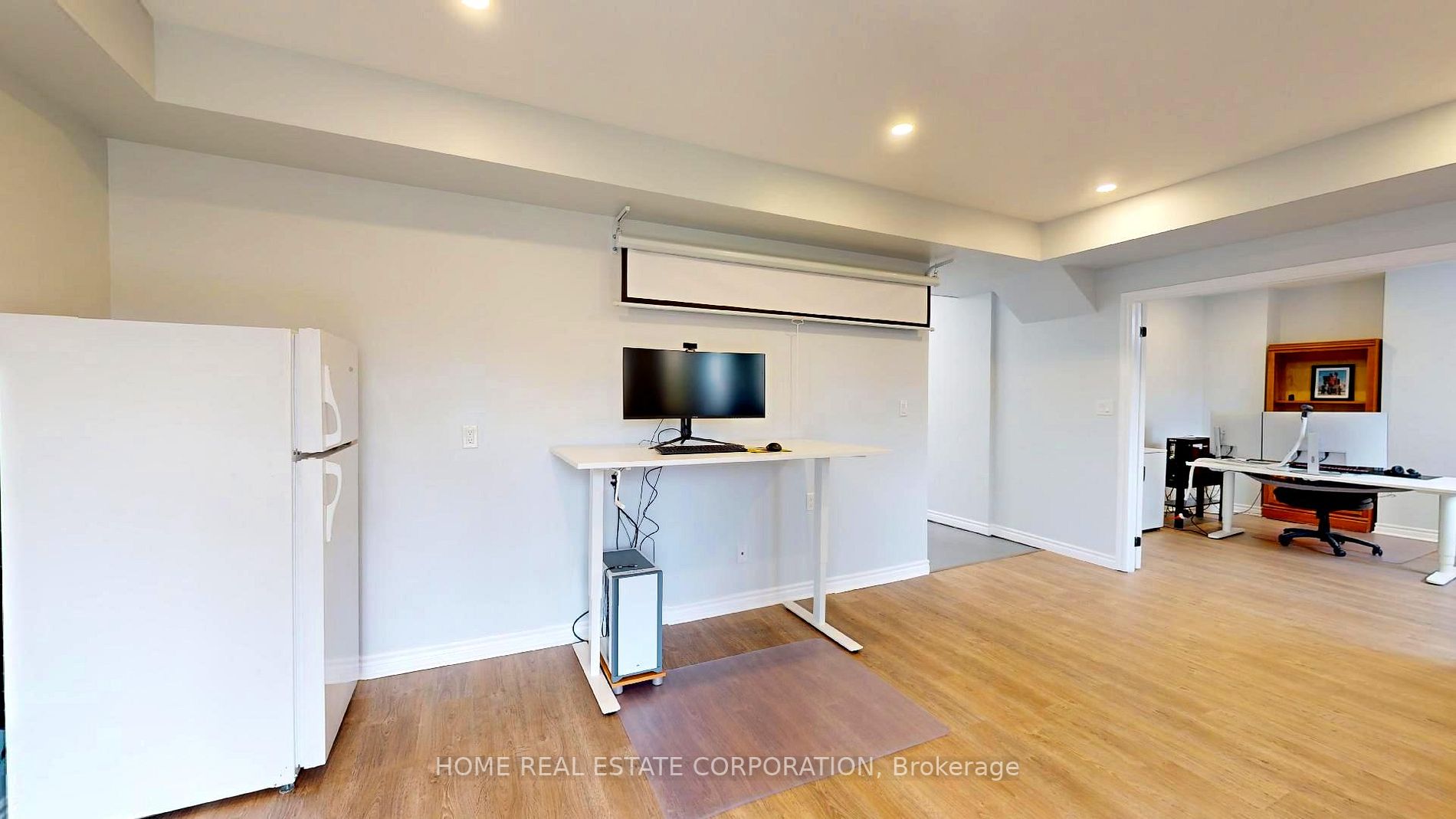 909 Riordan Crt