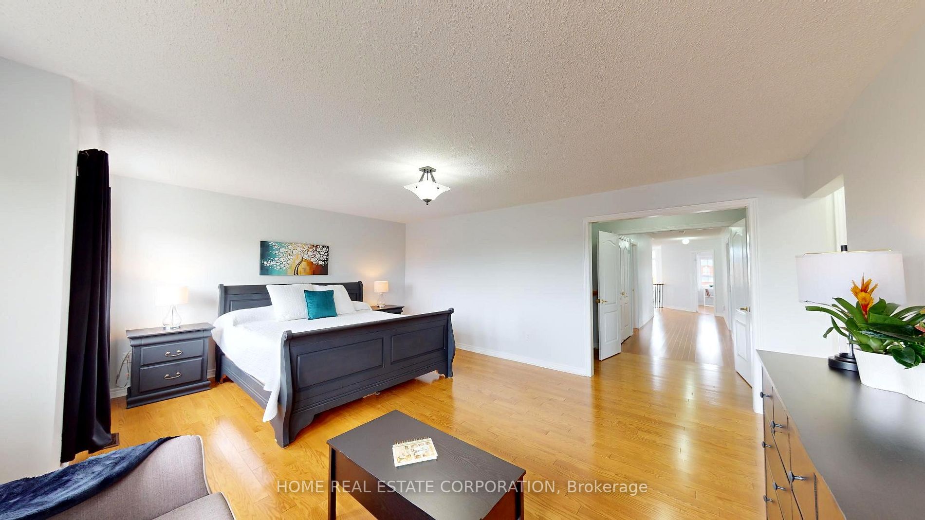 909 Riordan Crt
