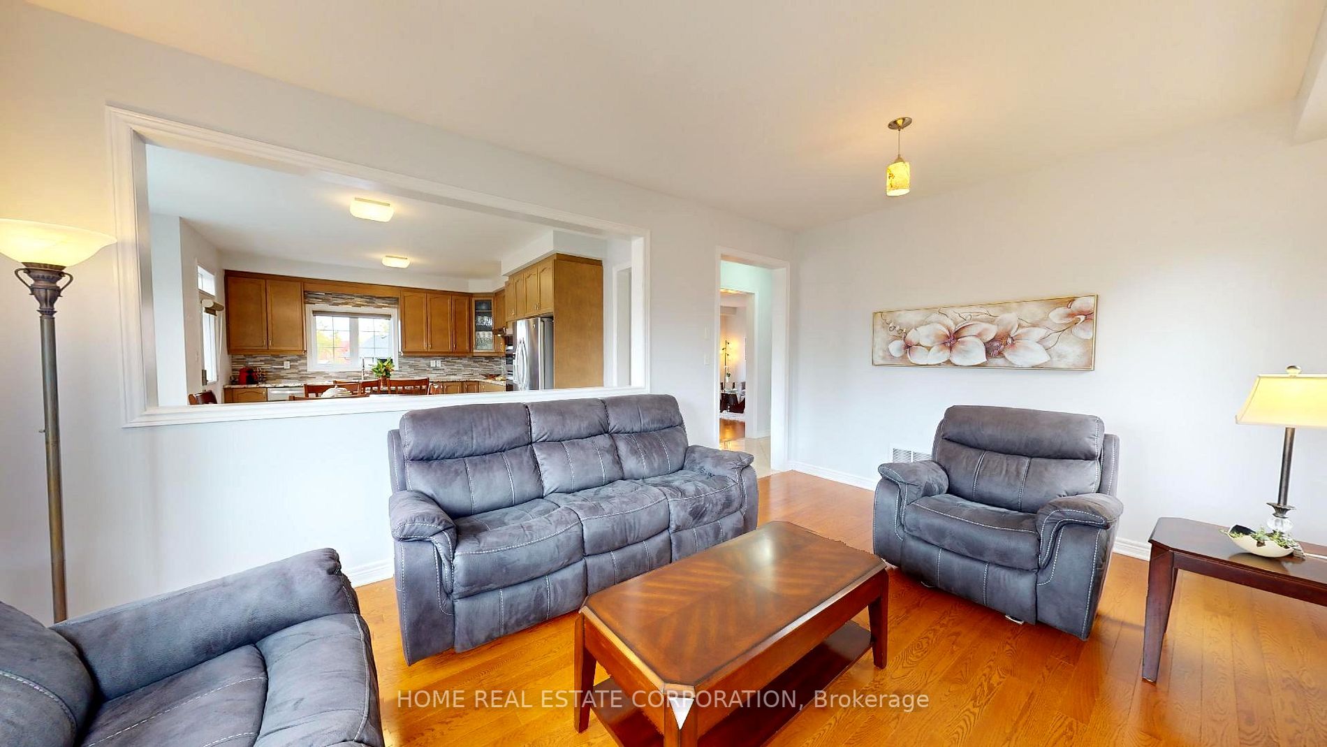 909 Riordan Crt