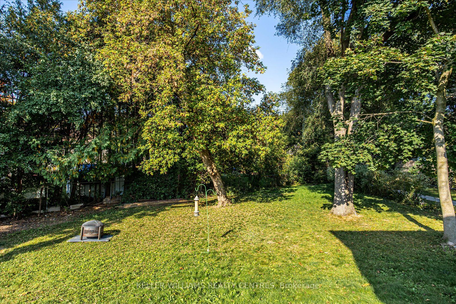 18 Boulding Dr