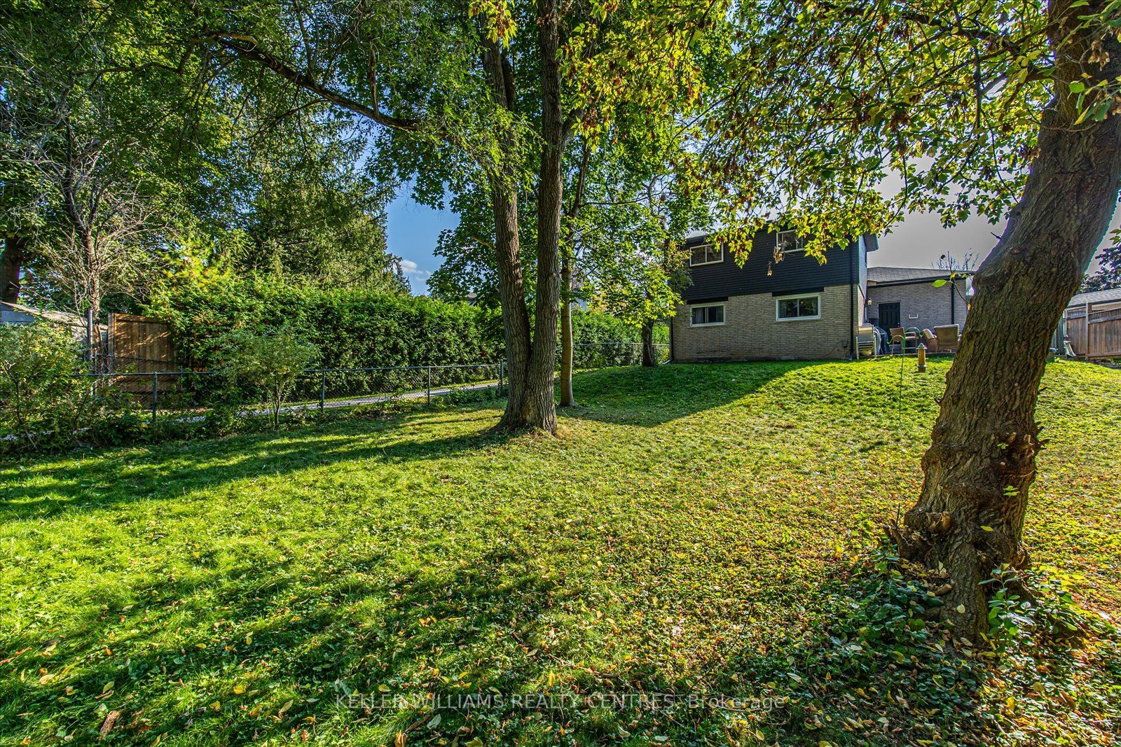 18 Boulding Dr