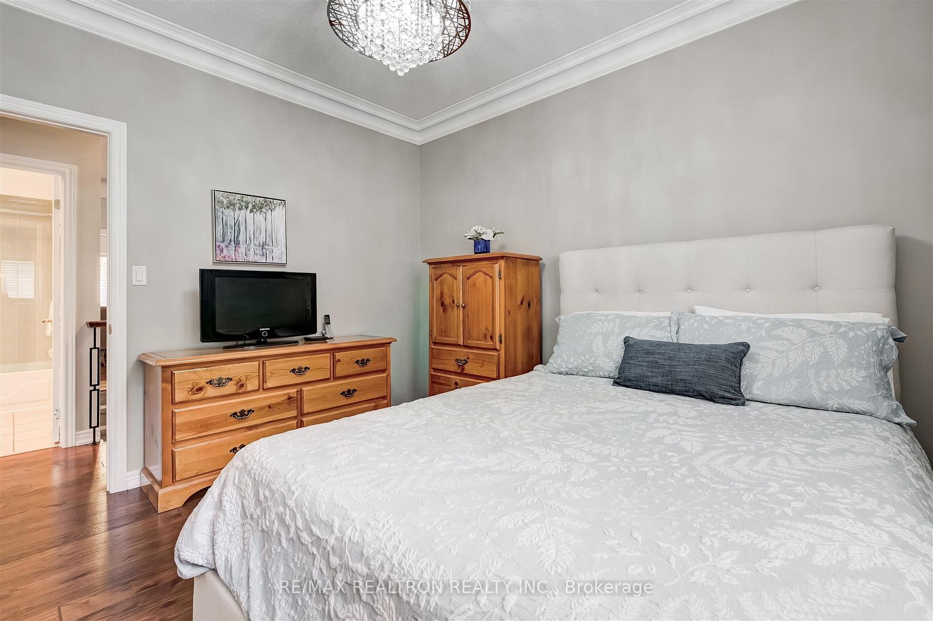 1059 Broughton Lane